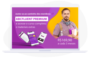 Estudante com fones de ouvido e cadernos mostrando banner Abcfluent Premium trimestral - R$169,90 a cada 3 meses